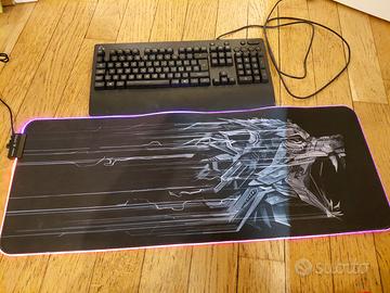 Set tastiera, tappettino RGB e mouse per gaming