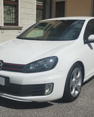 Volkswagen Golf GTI 2.0 TSI DSG 5p.