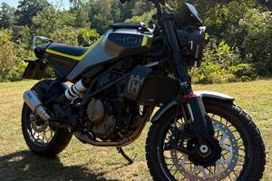 HUSQVARNA SVARTPILEN 401 - FULL OPTIONALS