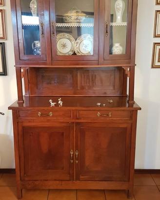 Credenza con vetrina
