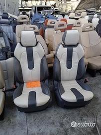 Sedili In Pelle Bicolore Per Range Rover Evoque 3P