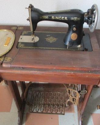 Macchina da cucire Singer anni 30