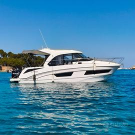 Beneteau Antares 9 con  motori nuovi