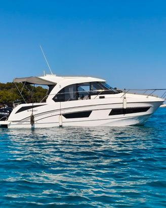Beneteau Antares 9 con  motori nuovi