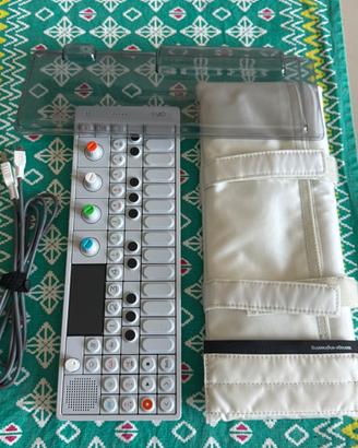 Synth Teenage Engineering OP-1 Rev.2