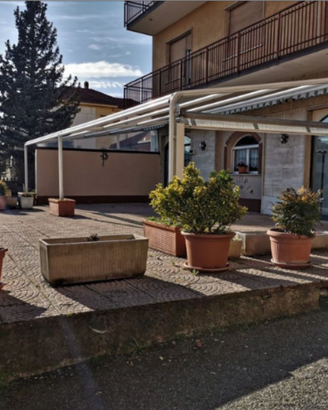 Bar ristorante pizzeria forno a legna