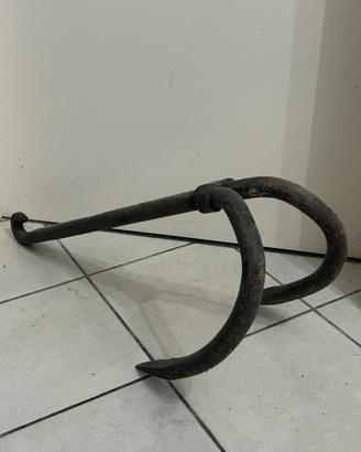 Antica ancora in ferro battuto vintage design arte