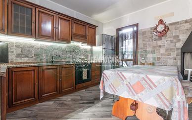 3 locali senza spese piano terra