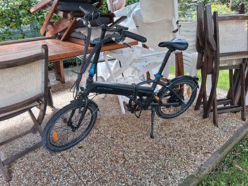 Bicicletta pedalata assistita pieghevole