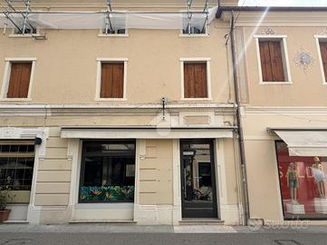 NEGOZIO A MONTEBELLUNA