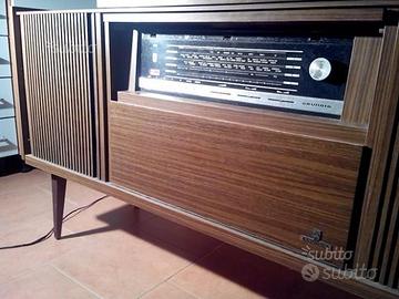 Grundig Bergamo 4 mobile radio giradischi vintage
