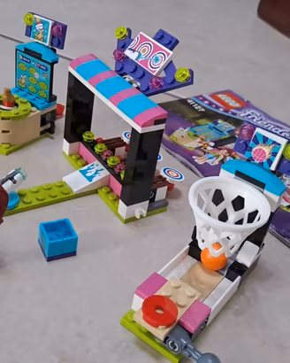 Lego friends La sala giochi del parco divertimenti
