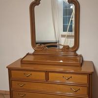 Como cassettiera con specchio 