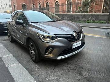 Renault Captur 1.6 E-Tech hybrid Techno Fast Track