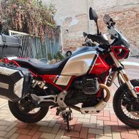 Moto Guzzi V85 TT Travel