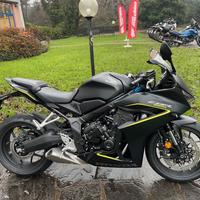 Honda CBR 650 R 2026 E-CLUTCH