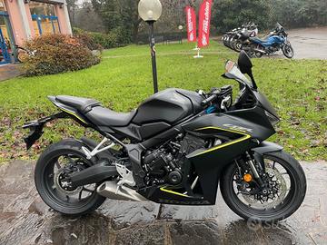 Honda CBR 650 R 2026 E-CLUTCH