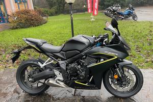 Honda CBR 650 R 2026 E-CLUTCH