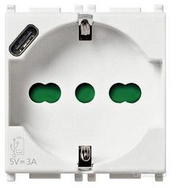 Vimar Plana presa universale + usb C