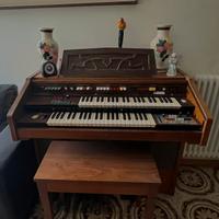 Pianoforte elttronico in legno Vintage