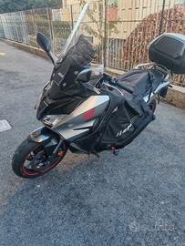 Honda forza 750 