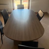 tavolo in legno ovale da pranzo o da riunione 