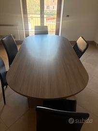 tavolo in legno ovale da pranzo o da riunione 