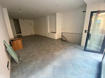 Negozio ristrutturato centro storico Asti