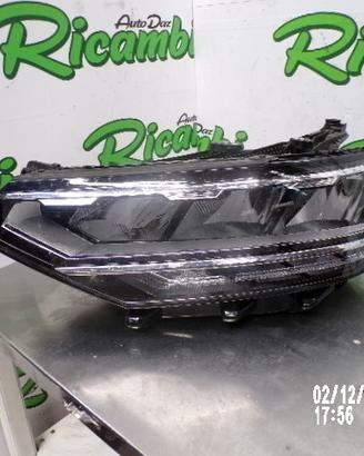 FARO ANTERIORE SINISTRO PER PASSAT B8 2018