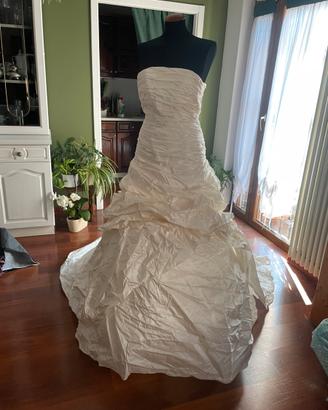 Vestito da sposa in seta