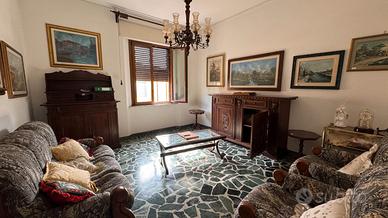 Ampio appartamento con ascensore