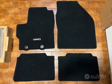 Set tappetini Toyota Yaris nuovo