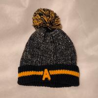 Set cappello con pompon e guanti invernali
