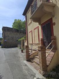 Terratetto centro storico Staggia con giardino