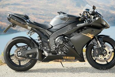 Yamaha YZF R1