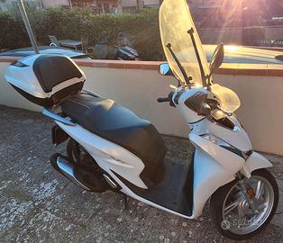 Honda SH 125 bianco del 2021