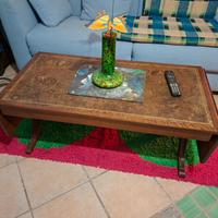 Tavolino da salotto in legno e pelle vintage 