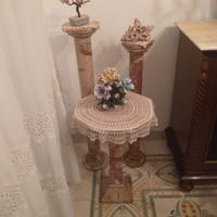 Colonne e tavolino in marmo