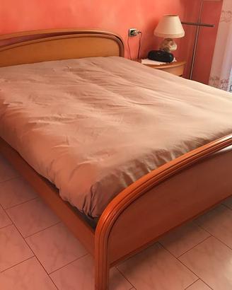 Giro Letto matrimoniale con comodini