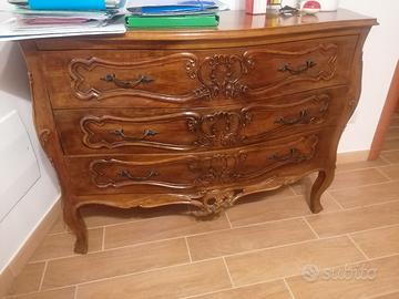 due madie e una cassettiera