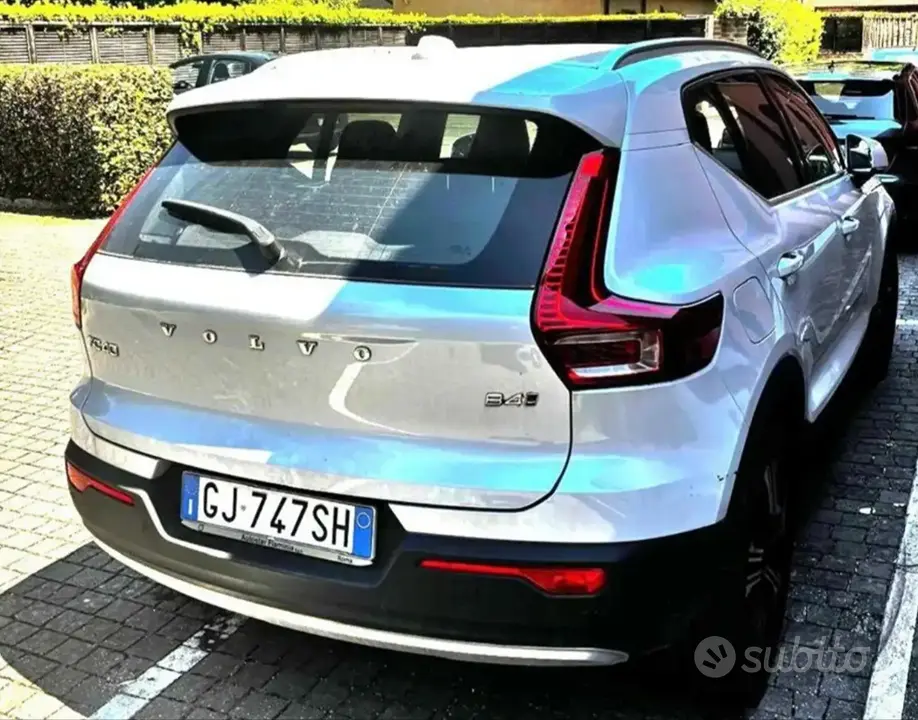 Volvo XC40 (2017-->)