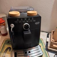 Gaggia Naviglio macchia. Del caffe automatica