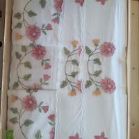 copriletto e lenzuolo ricamo a mano