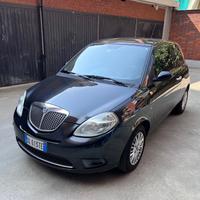 LANCIA Ypsilon 1.2 Argento consegnata revisionat