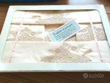 Coppia di Parure di Lenzuola di cotone ricamate