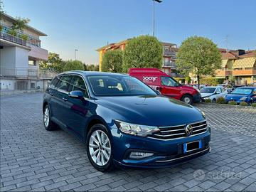 VOLKSWAGEN PASSAT 2.0 TDI 150 CAVALLI DSG 2022