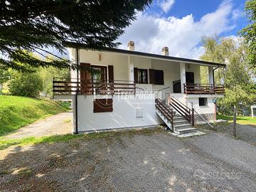 CASA INDIPENDENTE LIBERA SU TRE LATI