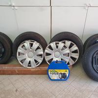  4 cerchi con gomme nuove invernali