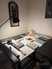 Tavolo da disegno con tecnigrafo