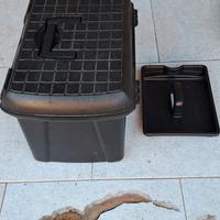 scatola e set x la pulizia del cavallo 